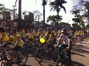 Passeio Ciclístico da Primavera Maringá FM bate recorde e atrai 5 mil ciclistas em pedalada de 6 km. Mais de 20 mil pessoas participaram do evento que teve várias atividades